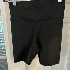 Fabletics ultra cool bike shorts black size small